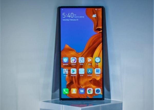 <br />
						Не только Xiaomi: компания Huawei тоже работает над смартфоном с дизайном, как у «раскладушки» Motorola RAZR<br />
					