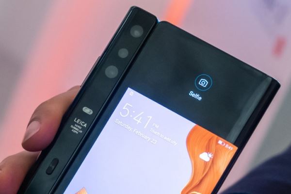 Замена дисплея Huawei Mate X обойдется в стоимость iPhone 11 Pro