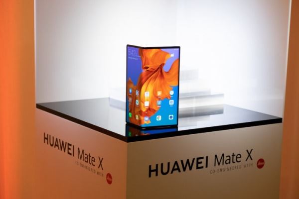 Замена дисплея Huawei Mate X обойдется в стоимость iPhone 11 Pro