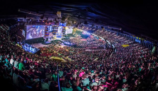 
						Киберспорт в&nbsp;2019: четверть фанатов Dota 2, CS:GO и&nbsp;LoL даже не&nbsp;играют, но&nbsp;платят
					
